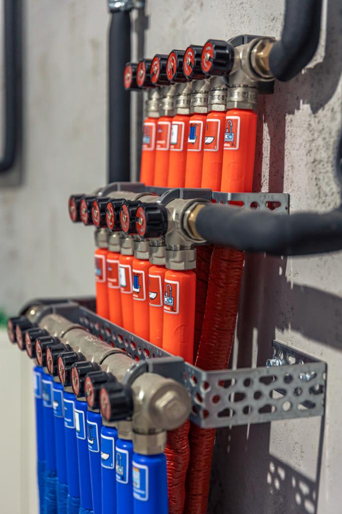 modern-autonomous-heating-system-boiler-room